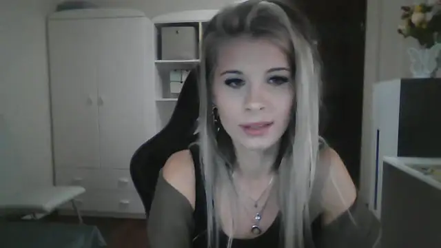 KristineGlow online show from 09-30-25, 02:01