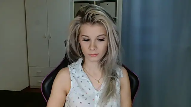 KristineGlow online show from 03-11-26, 07:13