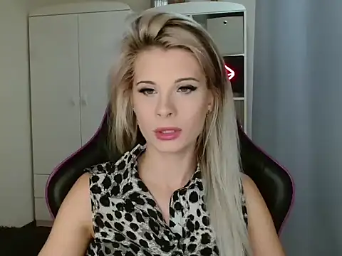 KristineGlow online show from 10-24-25, 06:12