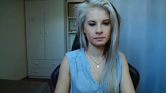 KristineGlow online show from 05-22-26, 06:22