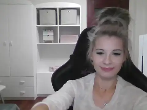 KristineGlow online show from 10-10-25, 06:20