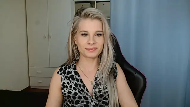 KristineGlow online show from 06-01-26, 06:18