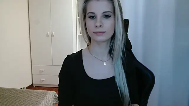 KristineGlow online show from 05-20-26, 06:27