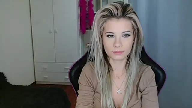 KristineGlow online show from 10-29-25, 03:11