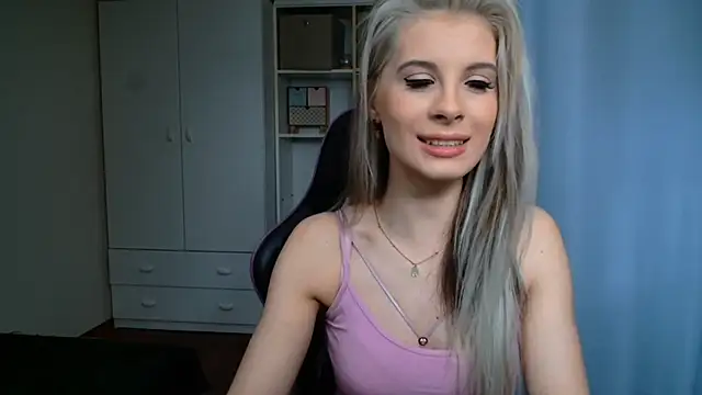 KristineGlow online show from 06-02-26, 06:24
