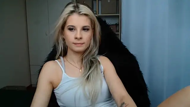 KristineGlow online show from 06-30-26, 06:24