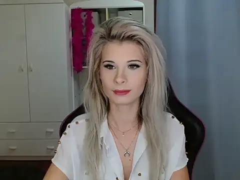 KristineGlow online show from 10-27-25, 08:48