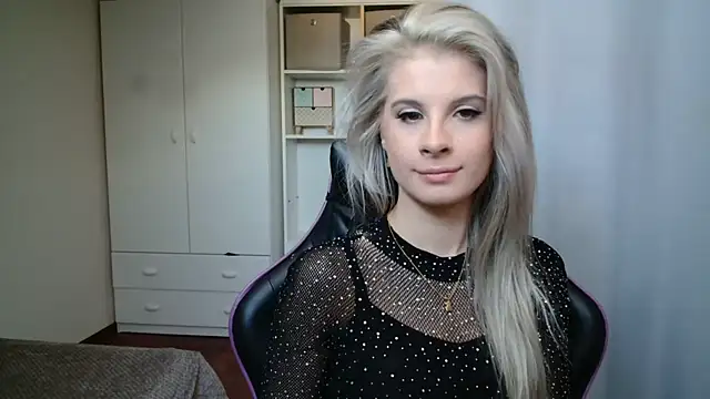 KristineGlow online show from 05-25-26, 06:23