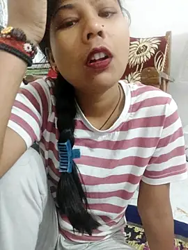 Snapshot of Vaani_Cutie chatting on 10-05-25, 02:02 Vaani Cutie online show from 10-05-25, 02:02