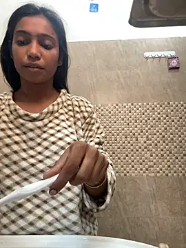 Snapshot of HeerStd chatting on 11-13-25, 05:00 HeerStd online show from 11-13-25, 05:00