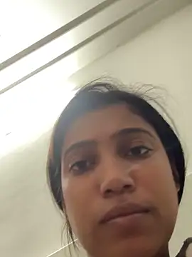 Snapshot of HeerStd chatting on 02-08-26, 05:27 HeerStd online show from 02-08-26, 05:27