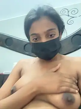 Snapshot of HeerStd chatting on 11-17-25, 05:28 HeerStd online show from 11-17-25, 05:28