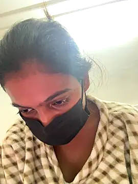 Snapshot of HeerStd chatting on 12-23-25, 10:25 HeerStd online show from 12-23-25, 10:25