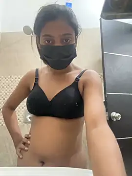 Snapshot of HeerStd chatting on 11-07-25, 01:59 HeerStd online show from 11-07-25, 01:59