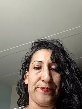 Snapshot of ivonne_9 chatting on 10-24-25, 04:28 ivonne 9 online show from 10-24-25, 04:28