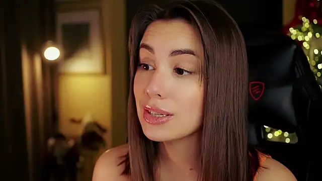 KateCarrey online show from 12-21-25, 04:08