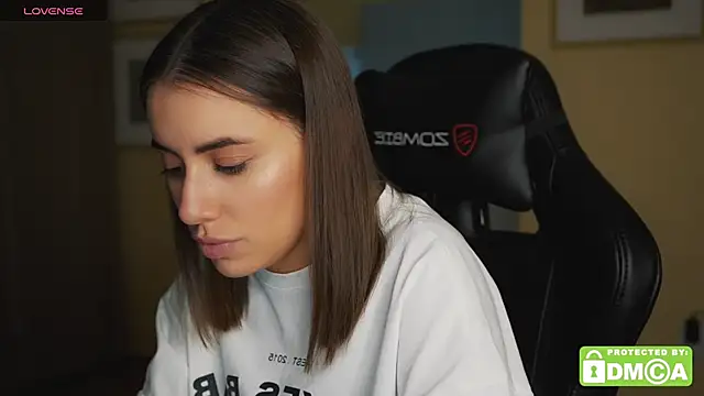 KateCarrey online show from 10-30-25, 03:42