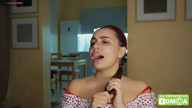 KateCarrey online show from 10-28-25, 08:41