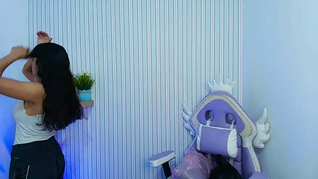 kataleya  18 online show from 11-27-25, 03:23