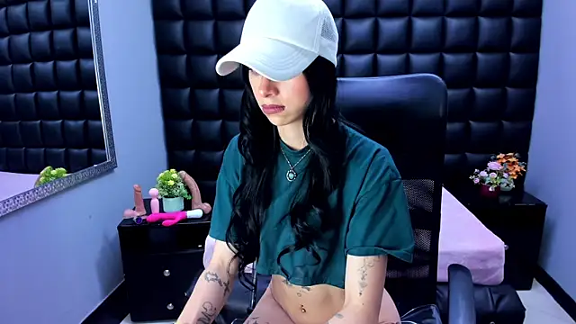 Dulce Miaa  online show from 05-08-26, 06:23