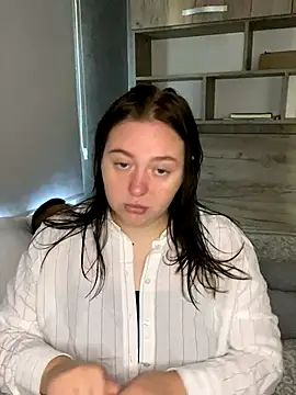 Snapshot of SoniaNovara chatting on 09-19-25, 06:39 SoniaNovara online show from 09-19-25, 06:39