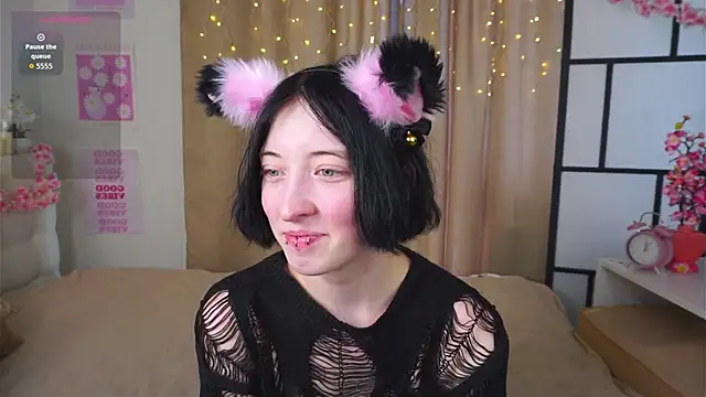 JuanaFriesz online show from 04-08-26, 09:11