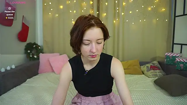 JuanaFriesz online show from 12-19-25, 09:11