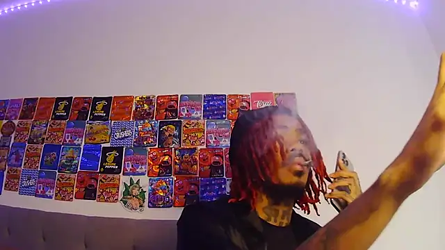 Snapshot of risktakinndolo chatting on 10-12-25, 03:02 risktakinndolo online show from 10-12-25, 03:02