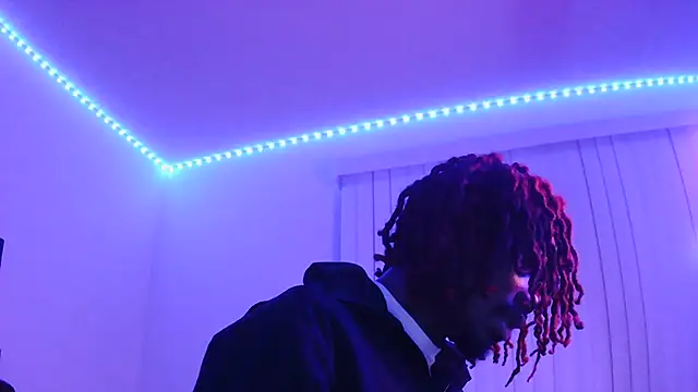 Snapshot of risktakinndolo chatting on 09-25-25, 02:17 risktakinndolo online show from 09-25-25, 02:17