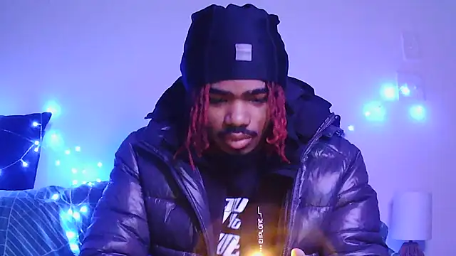 Snapshot of risktakinndolo chatting on 11-18-25, 10:07 risktakinndolo online show from 11-18-25, 10:07