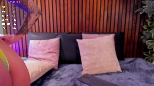 SharonLyn  online show from 04-16-26, 09:39