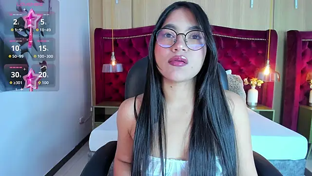 Snapshot of kendalFox_ chatting on 09-28-25, 02:13 kendalFox online show from 09-28-25, 02:13
