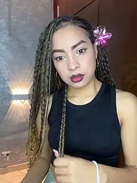 Snapshot of Lucia_jane chatting on 06-18-26, 08:36 Lucia jane online show from 06-18-26, 08:36