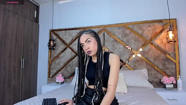 Snapshot of Lucia_jane chatting on 05-15-26, 09:13 Lucia jane online show from 05-15-26, 09:13