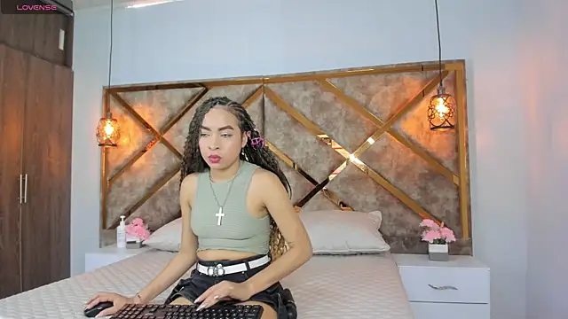 Snapshot of Lucia_jane chatting on 05-25-26, 09:02 Lucia jane online show from 05-25-26, 09:02