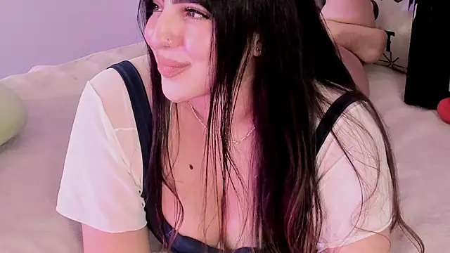 Camila Matinez  online show from 10-11-25, 01:06