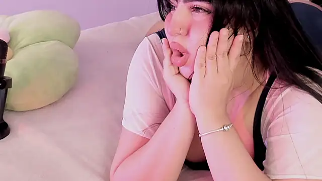 Camila Matinez  online show from 09-15-25, 12:55