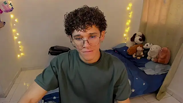 Tom Blues online show from 12-18-25, 04:22