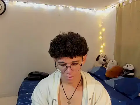 Tom Blues online show from 10-29-25, 12:26