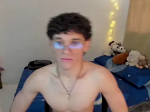 Tom Blues online show from 11-18-25, 02:20