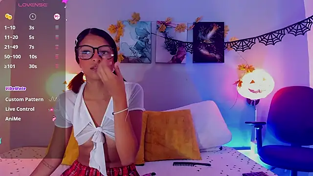 KimTayloor1 online show from 10-18-25, 12:40