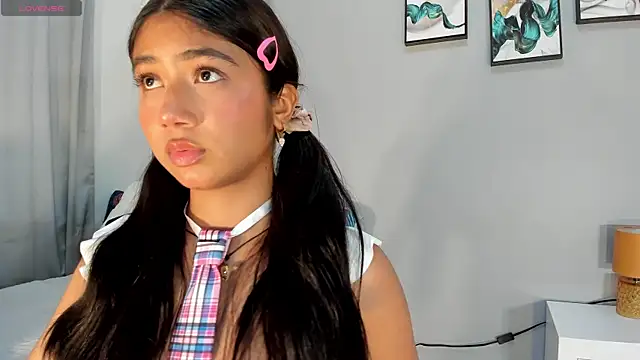 KimTayloor1 online show from 10-06-25, 07:47