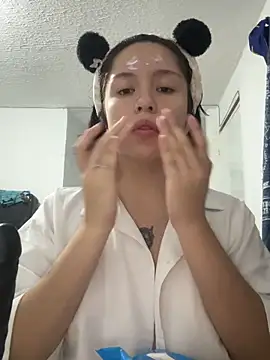 Snapshot of aliciia_23 chatting on 10-01-25, 04:17 aliciia 23 online show from 10-01-25, 04:17