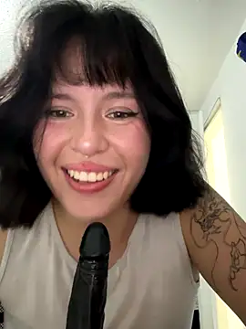 Snapshot of aliciia_23 chatting on 09-28-25, 05:36 aliciia 23 online show from 09-28-25, 05:36