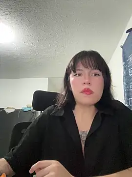 Snapshot of aliciia_23 chatting on 10-02-25, 03:32 aliciia 23 online show from 10-02-25, 03:32
