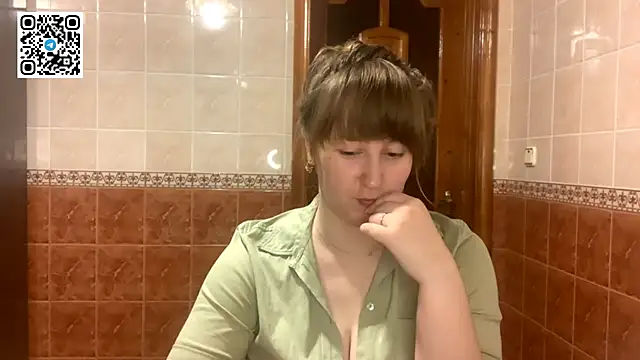 MaroonMoon  online show from 12-19-25, 09:06