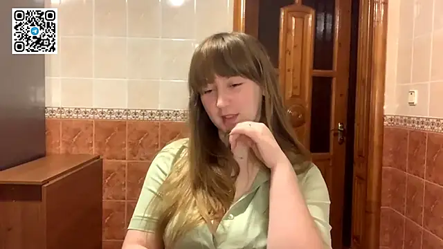 MaroonMoon  online show from 11-18-25, 08:45