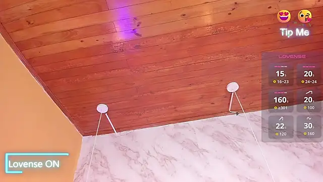 Snapshot of cristal_herrera_ chatting on 09-26-25, 04:19 cristal herrera  online show from 09-26-25, 04:19