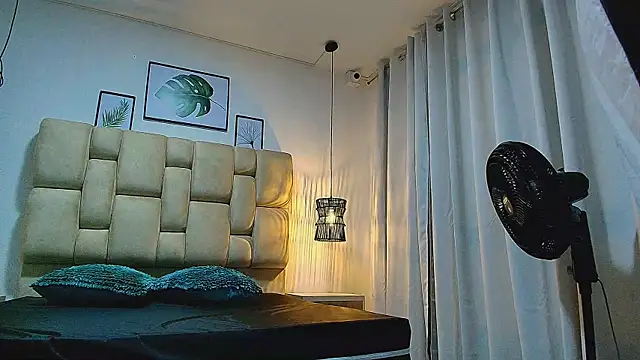 elizawiliamst online show from 10-11-25, 11:55