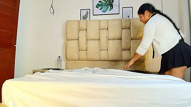 elizawiliamst online show from 10-06-25, 12:06